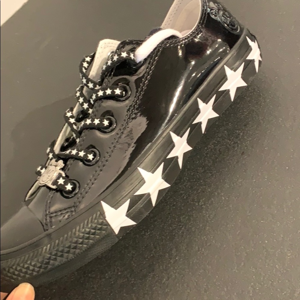 Miley Cyrus converse !